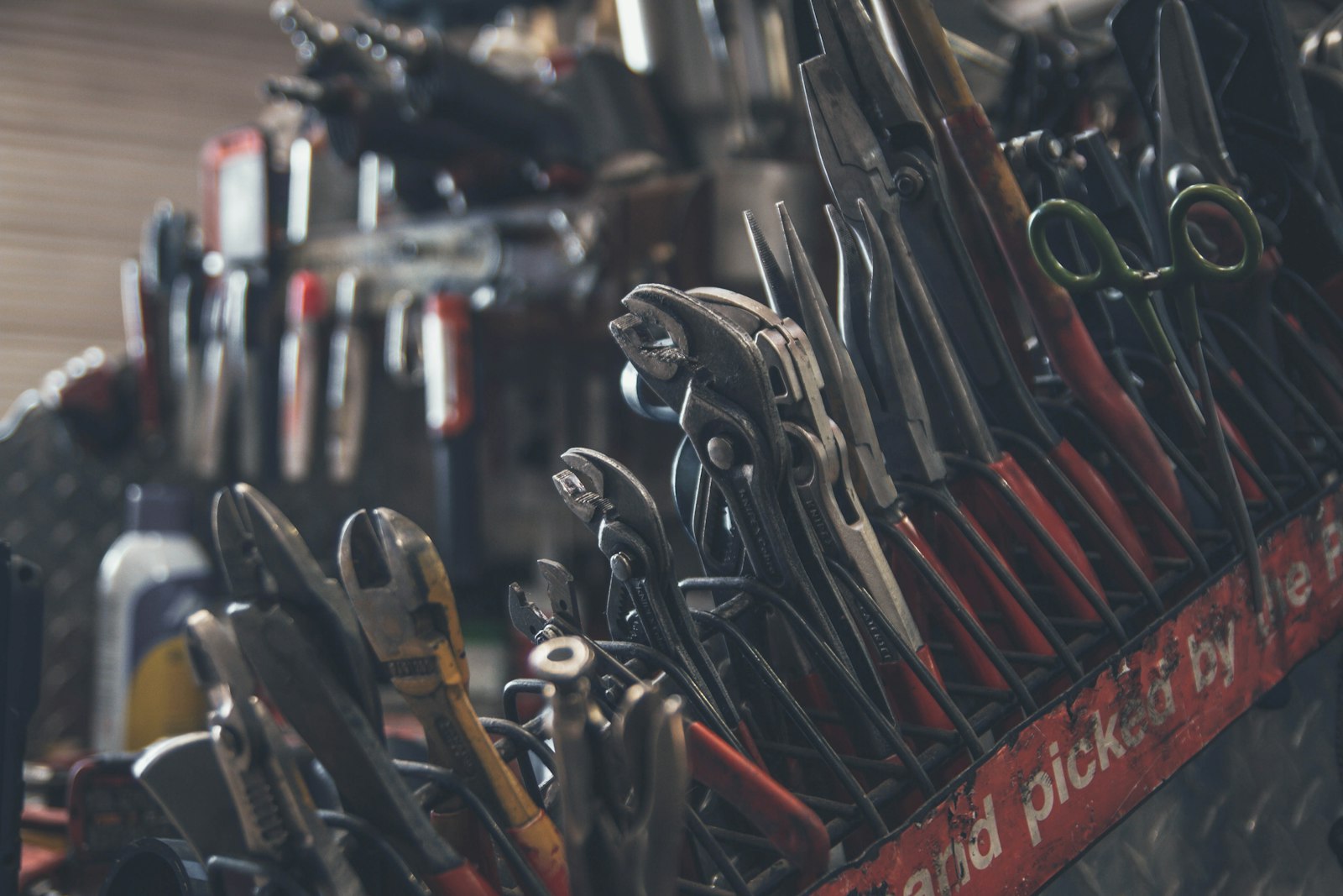 Workshop tools, not a substitute for the correct hinge